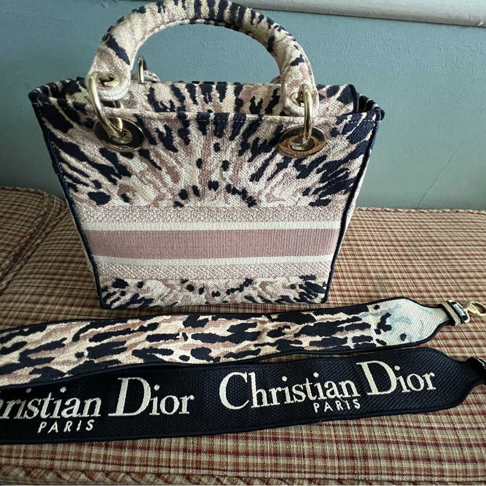 Christian Dior Diana D Lite. FINAL SALE. - Picture 8 of 11